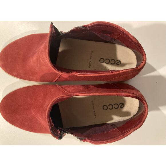 ECCO Women Burgundy Red Soft 7 Nubuck Zip Ankle Bootie Sz 41 Extra Wide Sneaker - Picture 3 of 7